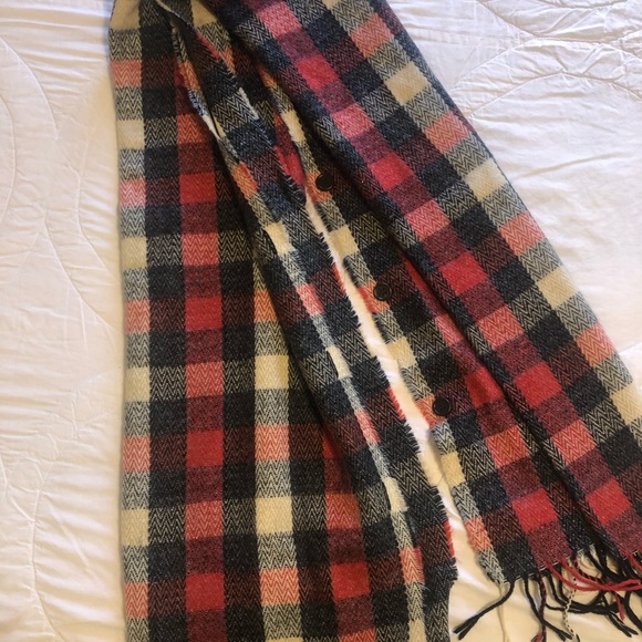 Scraf - Picture 4 of 8